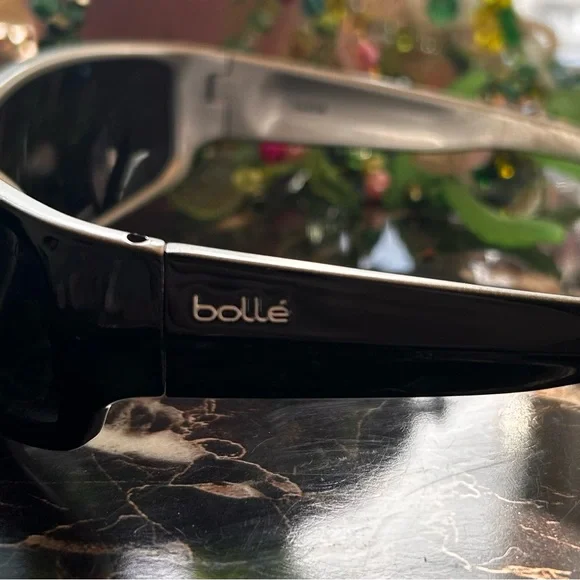 EUC Bolle Children’s Pirahna Jr Sunglasses with case - Picture 9 of 16